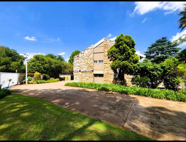 2 BEDROOM TOWNHOUSE FOR SALE IN THREE RIVERS PROPER
